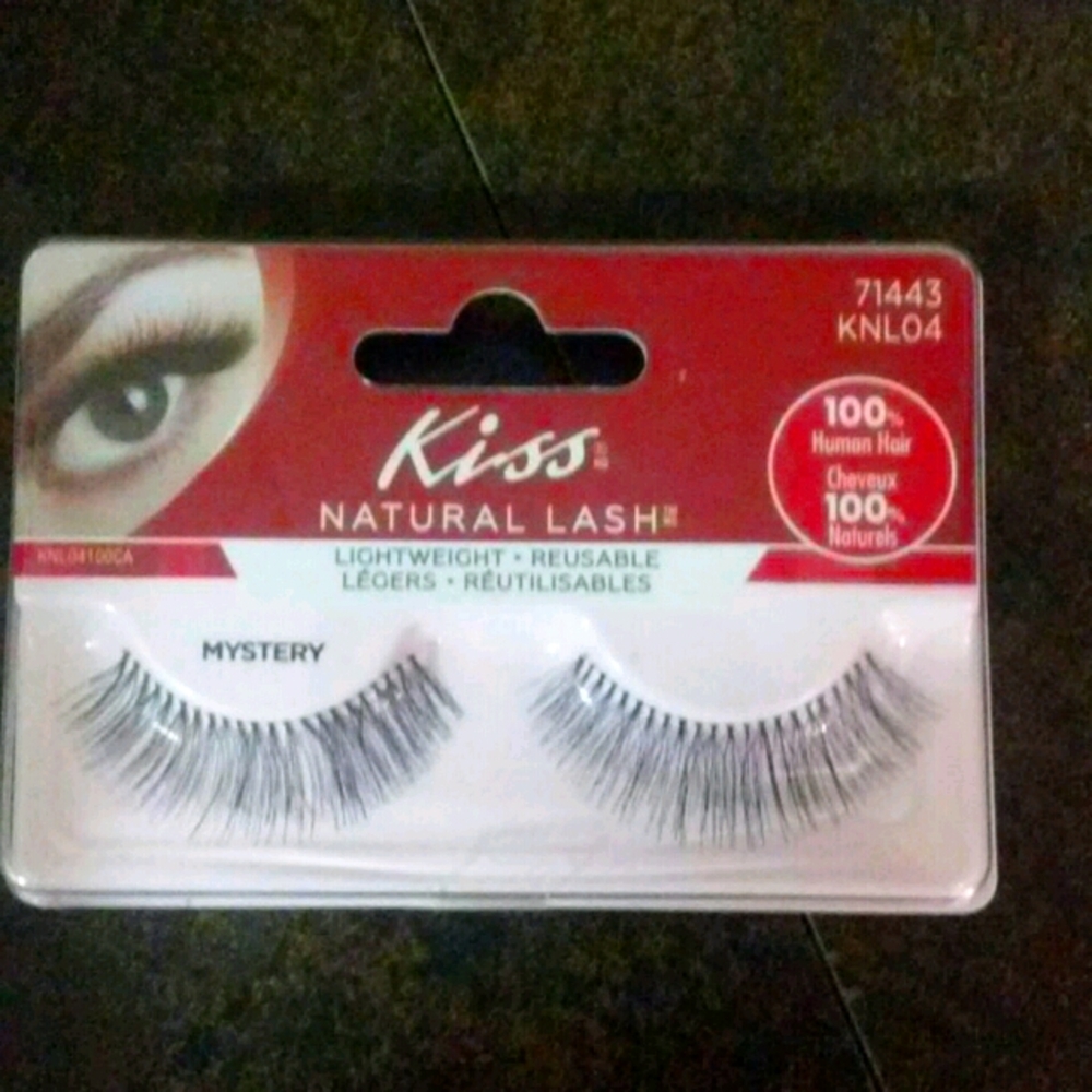 Eye lashis